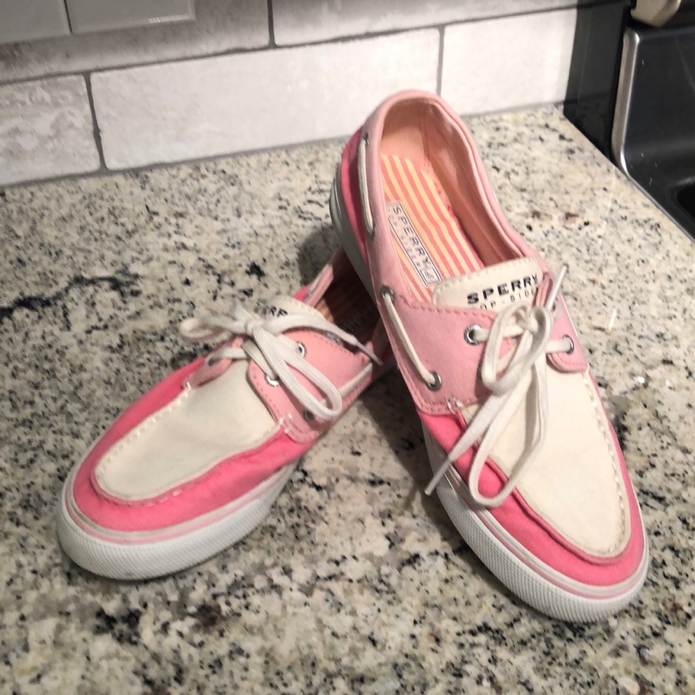 Sperry tip sides shoes